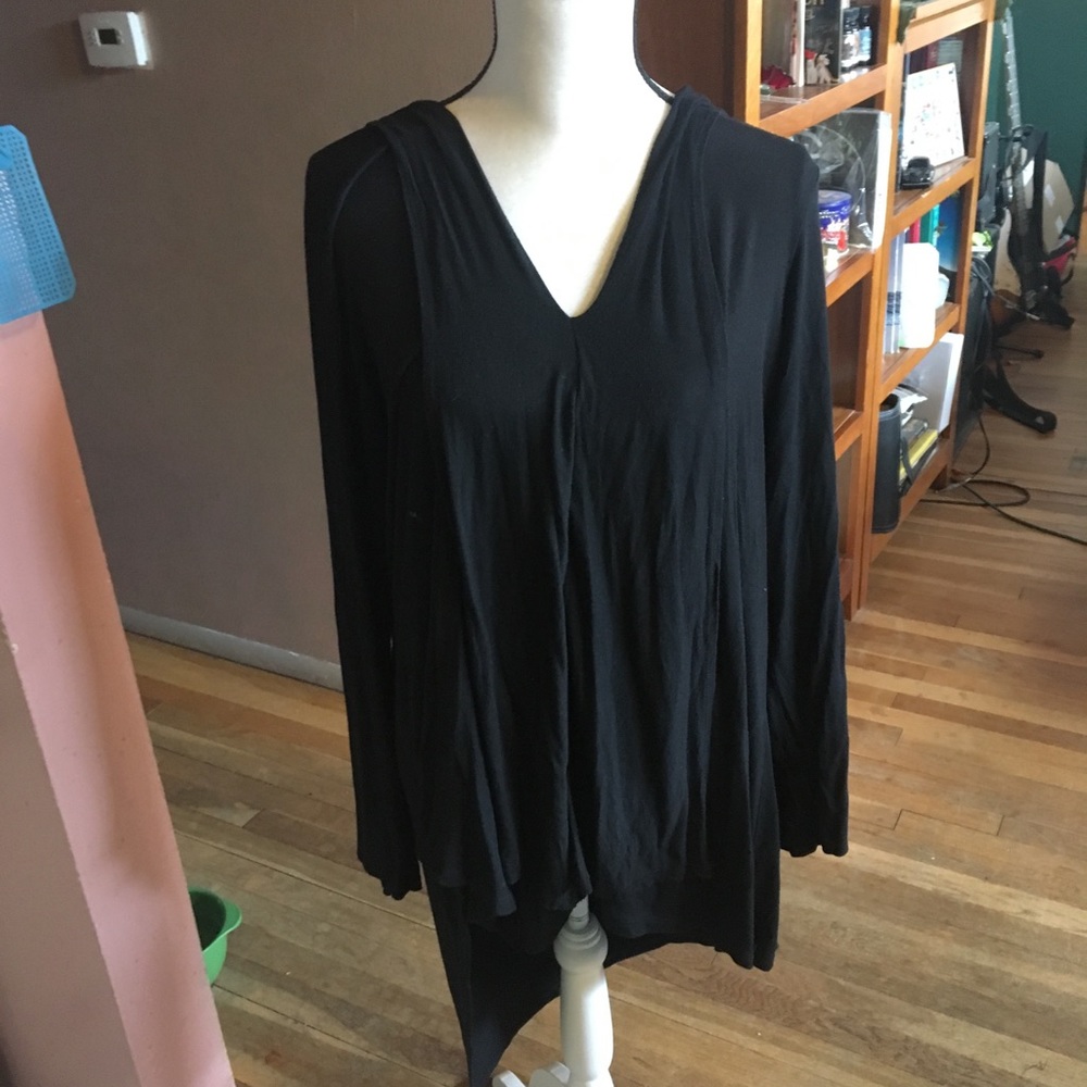 Loose black shirt